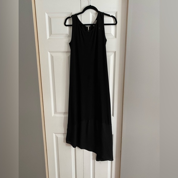 Fantastic modern black asymmetrical dress from Laura - Picture 2 of 6